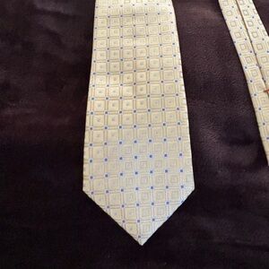 Necktie
Donald J. Trump brand
100% silk
58”